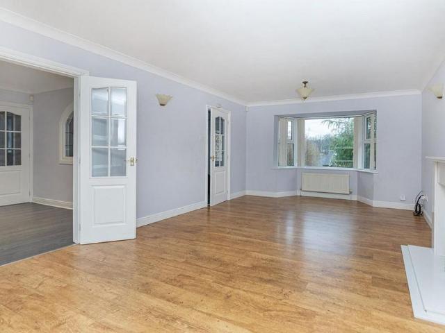 4 bedroom detached house to rent