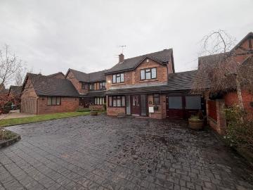 4 bedroom detached house to rent