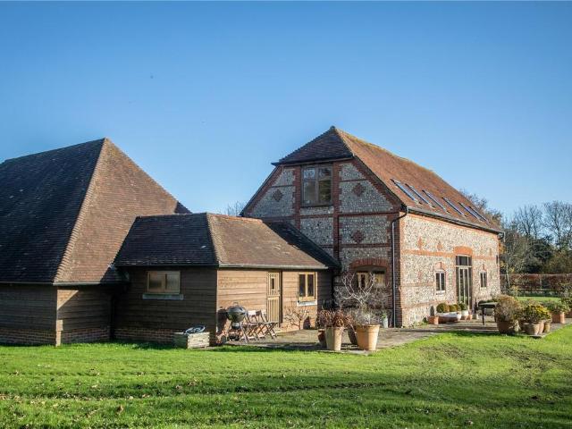 4 bedroom detached house to rent
