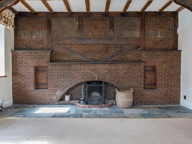 4 bedroom detached house to rent