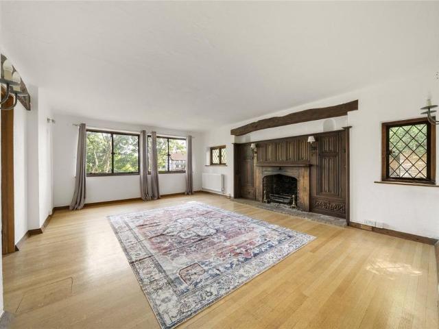 5 bedroom detached house to rent
