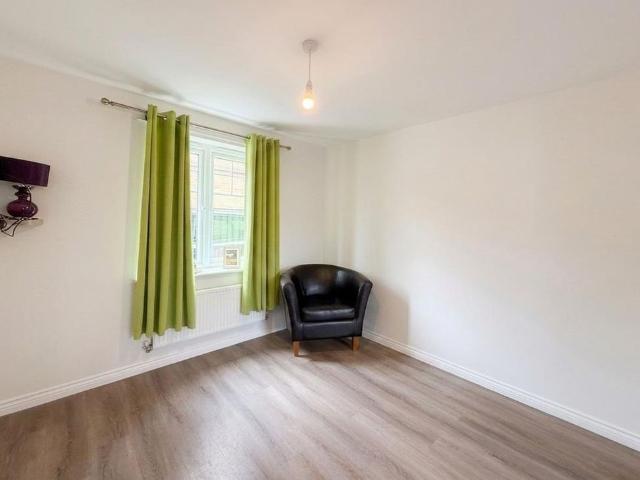 4 bedroom detached house to rent