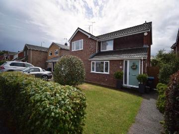 4 bedroom detached house to rent