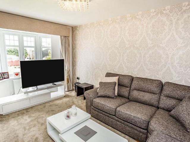 4 bedroom detached house to rent