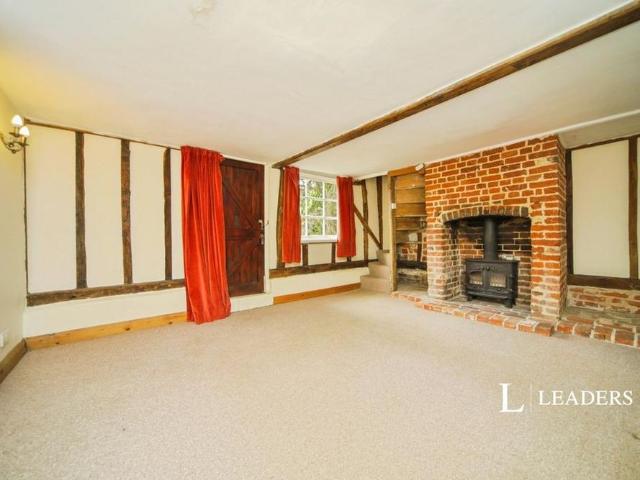4 bedroom detached house to rent