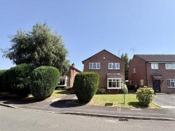 4 bedroom detached house to rent