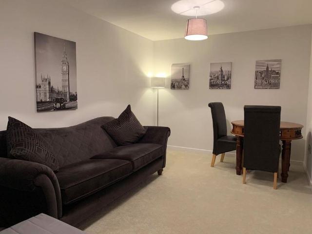 4 bedroom detached house to rent