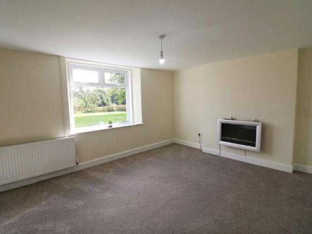 4 bedroom detached house to rent