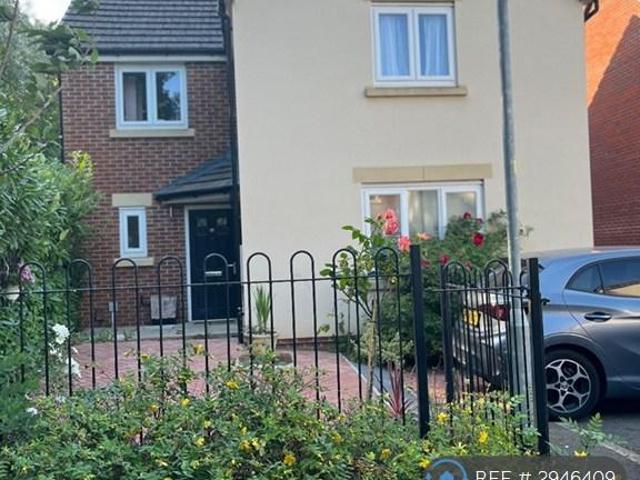 4 bedroom detached house to rent
