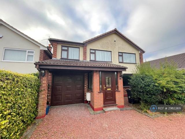 4 bedroom detached house to rent