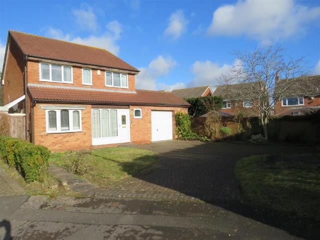 4 bedroom detached house to rent