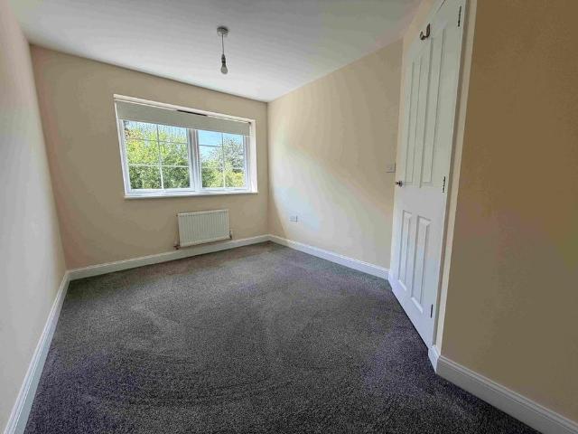4 bedroom detached house to rent