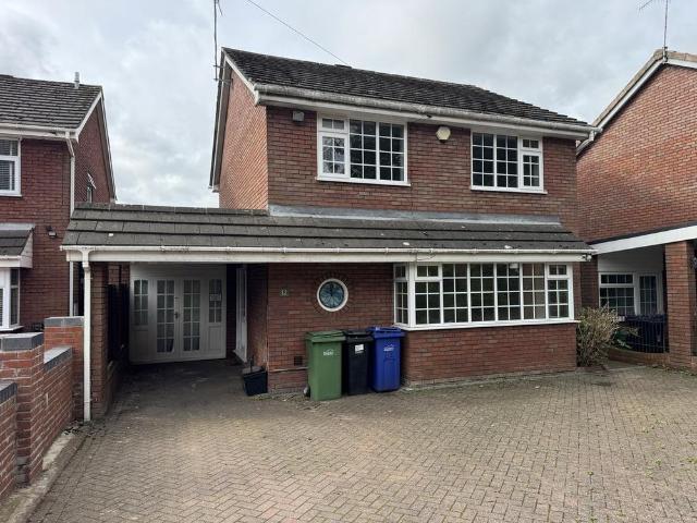 4 bedroom detached house to rent