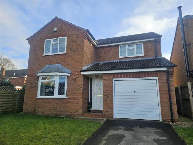 4 bedroom detached house to rent