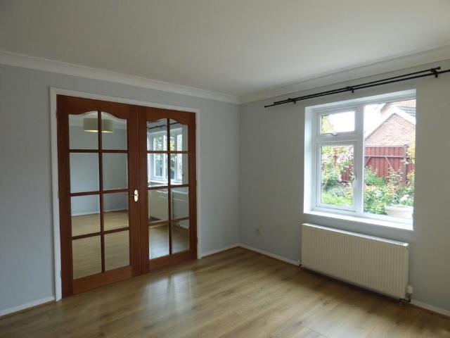 4 bedroom detached house to rent