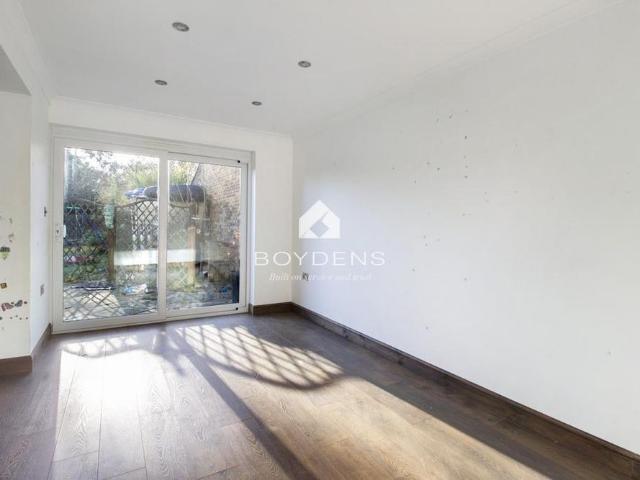 4 bedroom detached house to rent