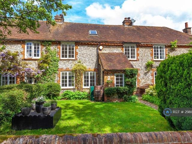4 bedroom detached house to rent