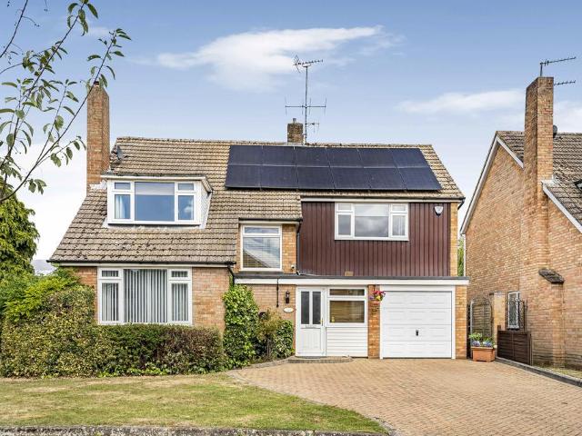 4 bedroom detached house to rent