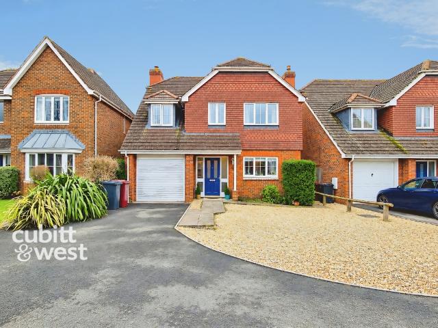 4 bedroom detached house to rent