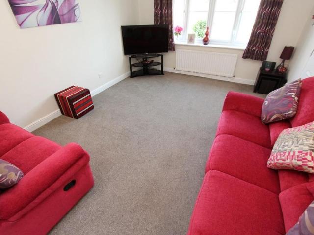 4 bedroom detached house to rent