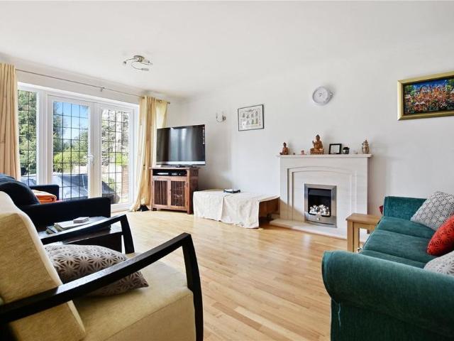 4 bedroom detached house to rent