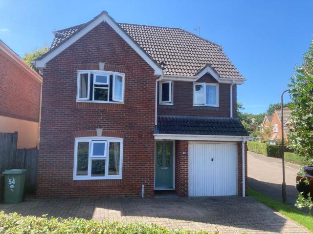 4 bedroom detached house to rent