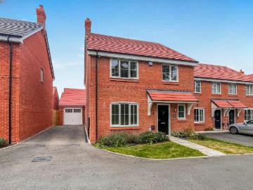 4 bedroom detached house to rent