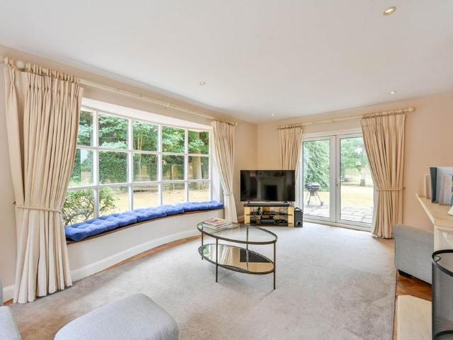 4 bedroom detached house to rent