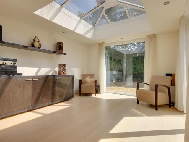 4 bedroom detached house to rent