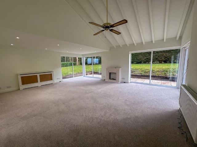 4 bedroom detached house to rent