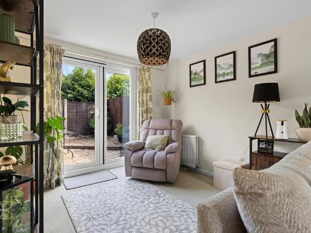4 bedroom detached house to rent