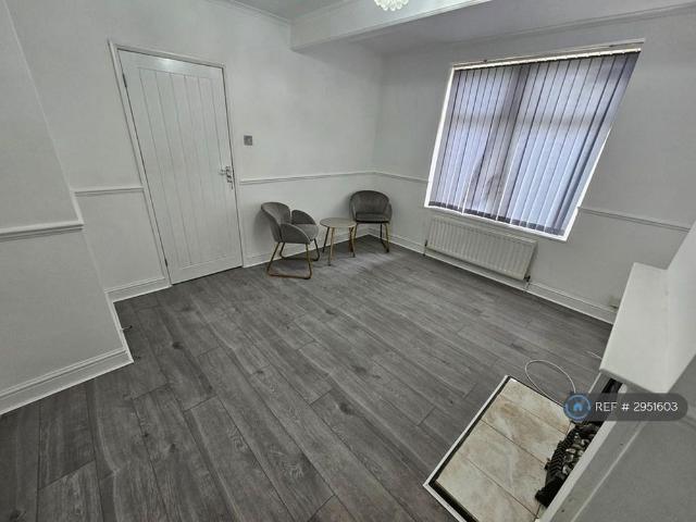 4 bedroom detached house to rent