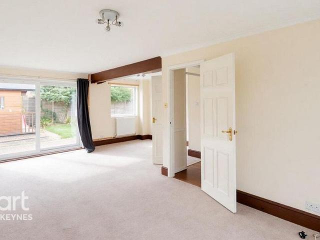 4 bedroom detached house to rent