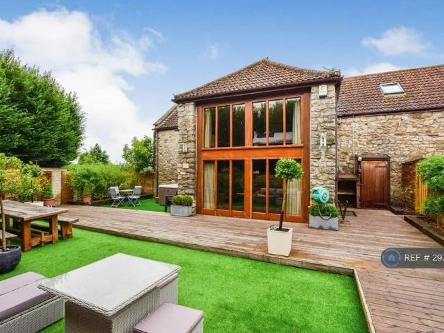 4 bedroom detached house to rent