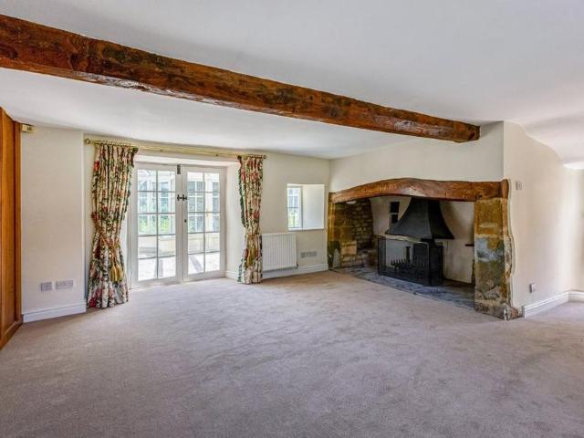 4 bedroom detached house to rent