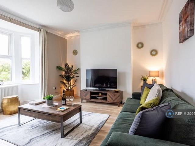 4 bedroom detached house to rent