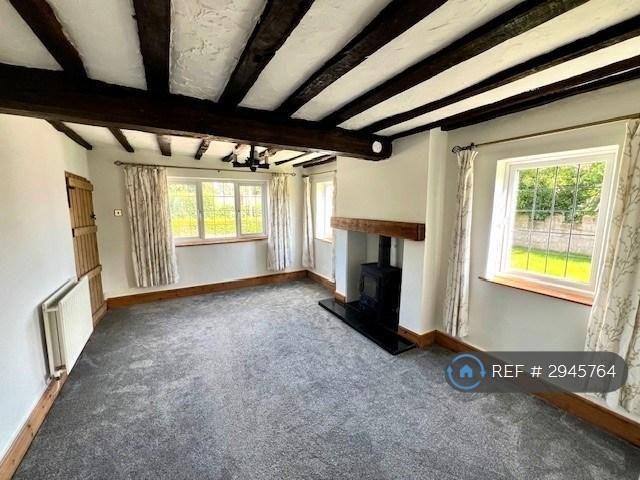 4 bedroom detached house to rent
