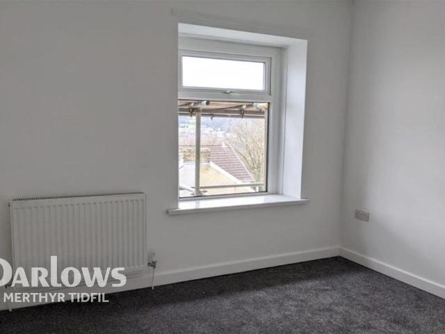 4 bedroom detached house to rent