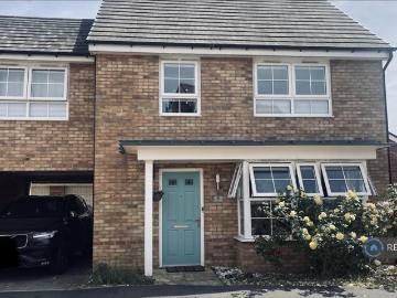4 bedroom detached house to rent