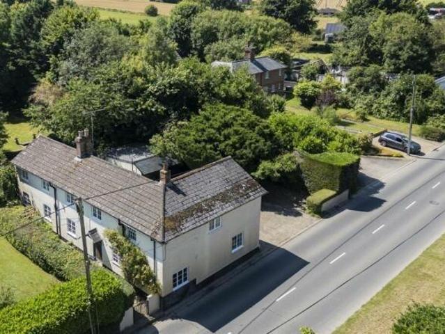 4 bedroom detached house to rent