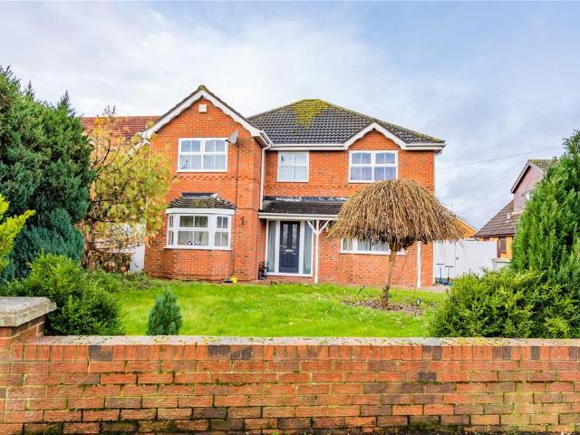 4 bedroom detached house to rent