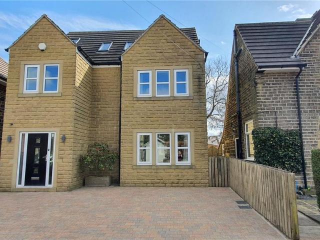 4 bedroom detached house to rent