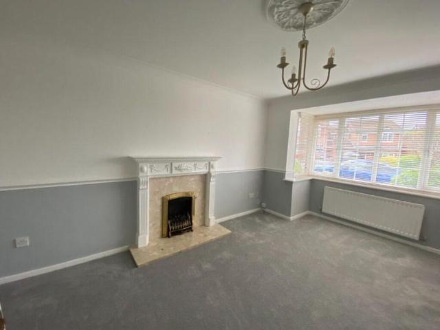 4 bedroom detached house to rent