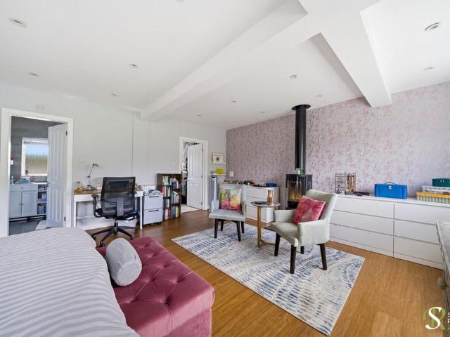 4 bedroom detached house to rent
