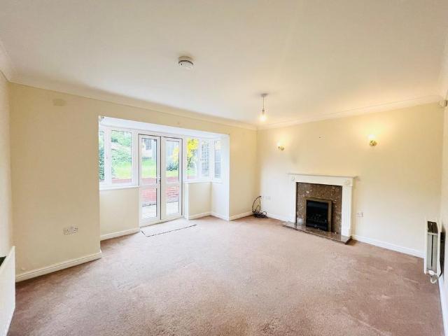 4 bedroom detached house to rent