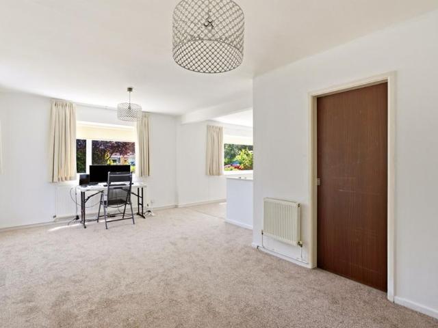 4 bedroom detached house to rent