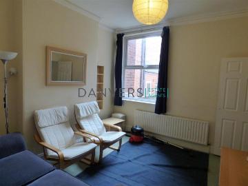 4 bedroom detached house to rent