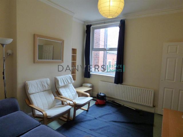 4 bedroom detached house to rent