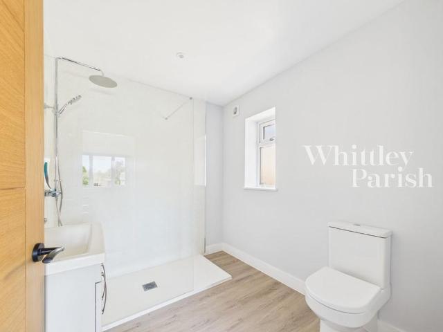 4 bedroom detached house to rent