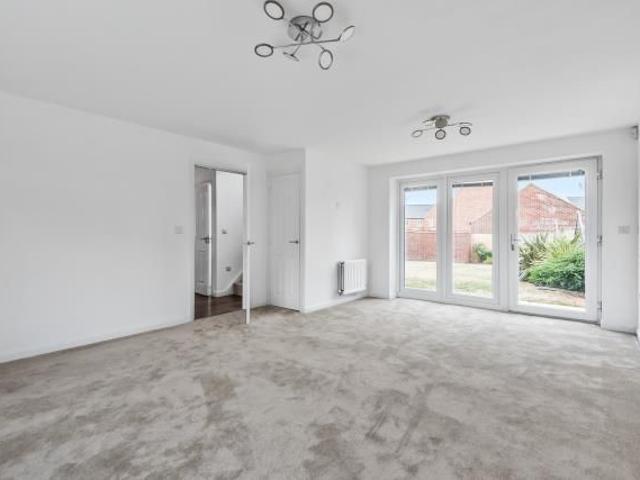 4 bedroom detached house to rent